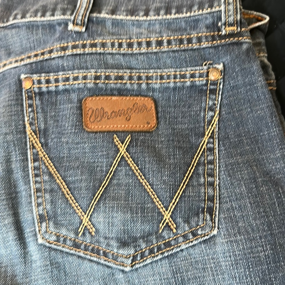 Wrangler retro men’s relaxed boot jeans
